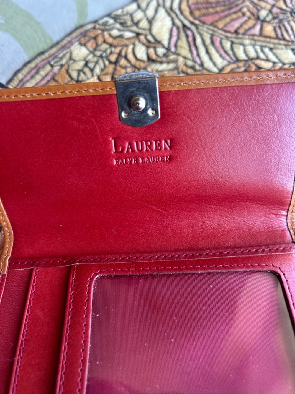 Vintage Lauren Ralph Lauren Tan Leather Trifold Wallet with Silver Logo Close - Picture 5 of 5